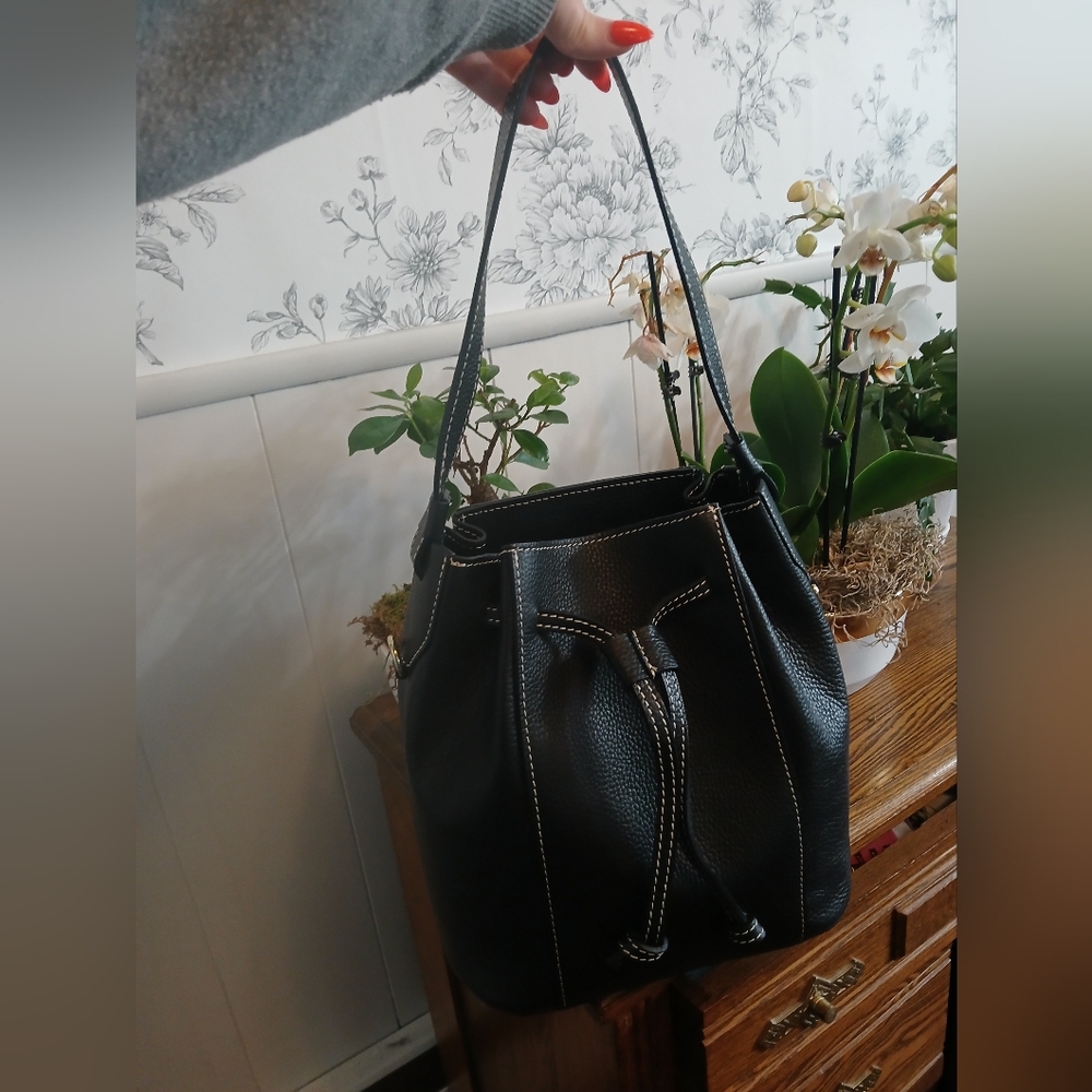 Divina Firenze Black Leather Bucket Tote Purse